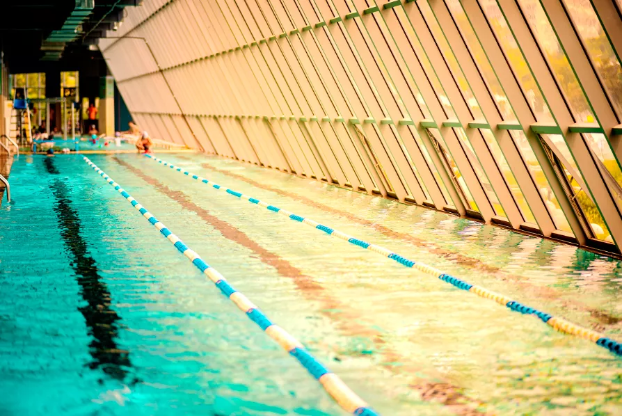 泗阳成人混凝土钢结构游泳池项目